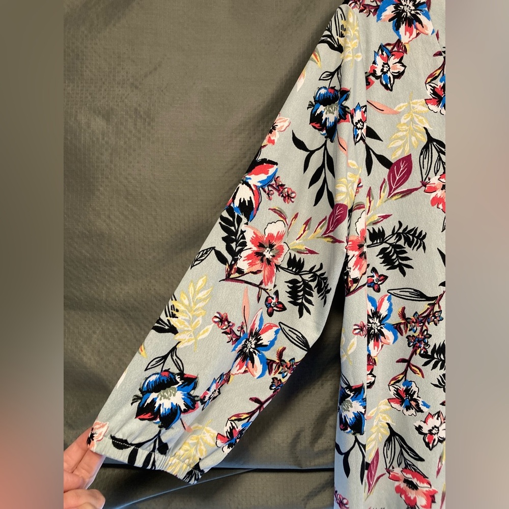 Massini - Pastel Floral Print 3/4 Sleeve Popover Top, Size Large - Picture 10 of 11